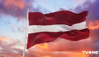 "Vella kalpi", "Padomju džinsi" un kino klasika: ko skatīties valsts svētkos?