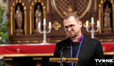 Arhibīskaps situāciju Latvijas sabiedrībā salīdzina ar filmu "Straume"