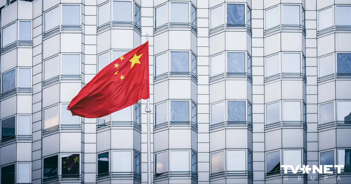 Ķīna ļauj Lukašenko režīmam ne tikai pārdzīvot sankciju spiedienu...