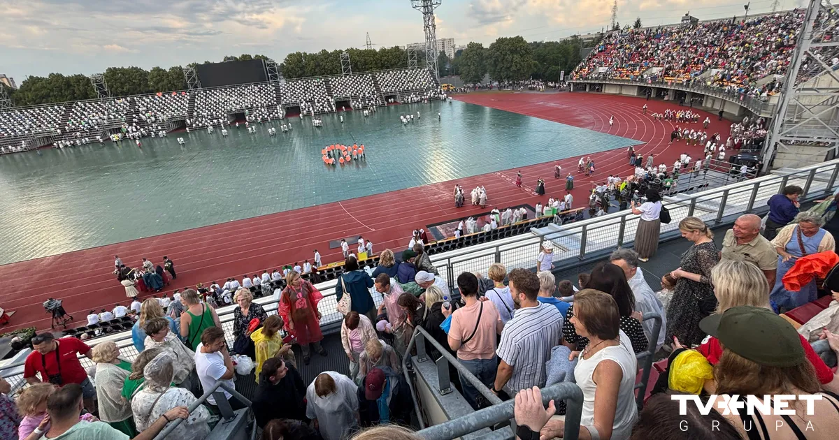 Rosina nākamajos Skolu jaunatnes dziesmu un deju svētkos atcelt koncertus negaisa prognožu gadījumā