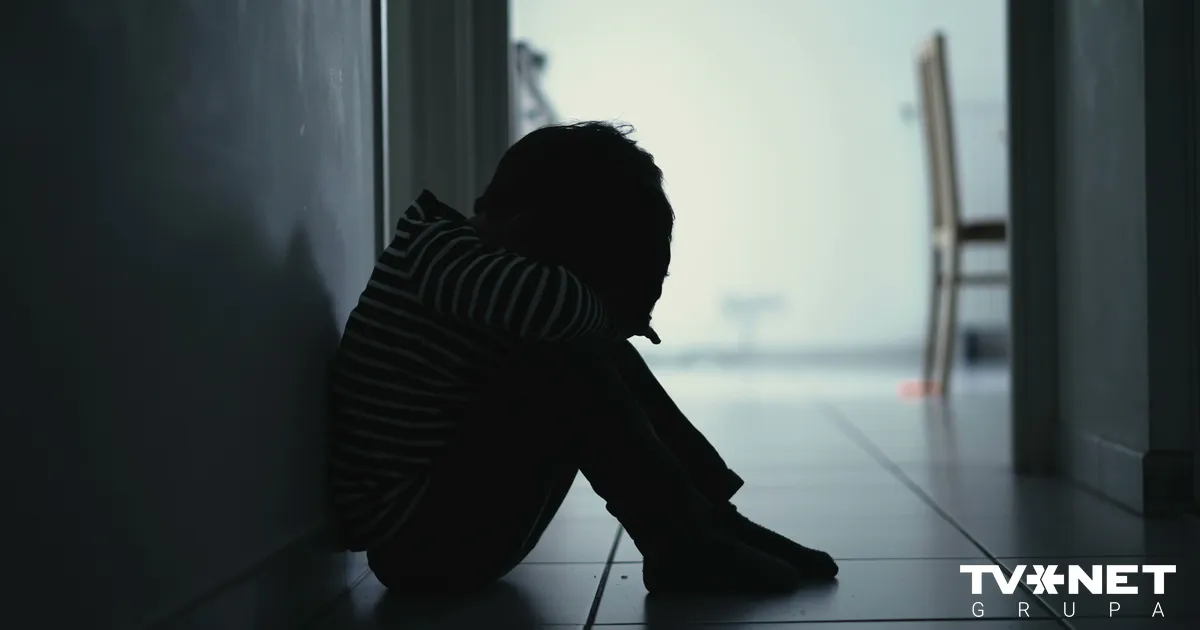 Ieslodzījuma vietu pārvaldes amatpersonu rosina apsūdzēt par bērna seksuālu izmantošanu