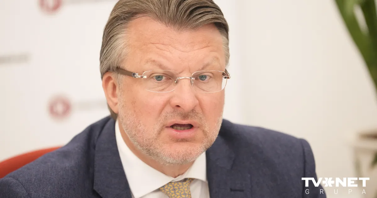 VP aizturējusi Šleseram nāves draudus izteikušo cilvēku - Apollo.lv