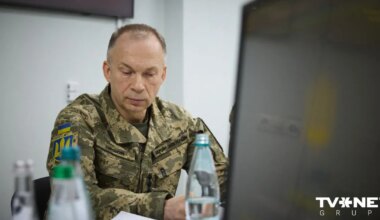 Sirskis skaidro, kā krievi uzzināja par apbalvošanas ceremonijas vietu, kurā gāja bojā ukraiņu militārpersonas