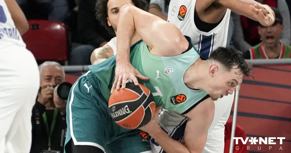 Kurucam un Šmitam rezultatīvs sniegums savstarpējā mačā Eirolīgā