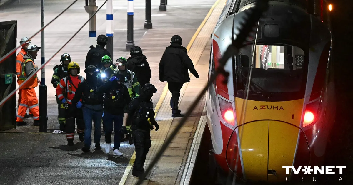 Vilcienā Lielbritānijā sestdienas vakarā sadurti vairāki cilvēki