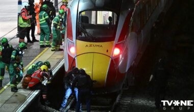 FOTO UN VIDEO ⟩ Lielbritānijā vilcienā sadurti vairāki cilvēki