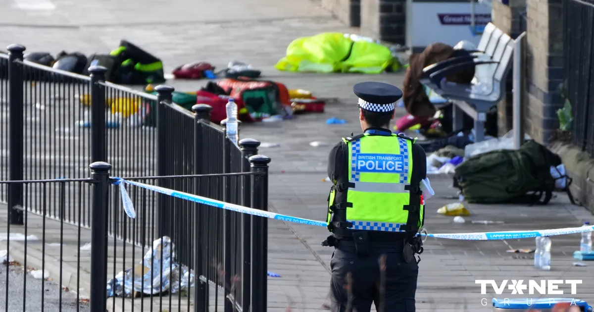 FOTO ⟩ "Asinis bija visur..." Aculiecinieki par uzbrukumu vilcienā uz Londonu