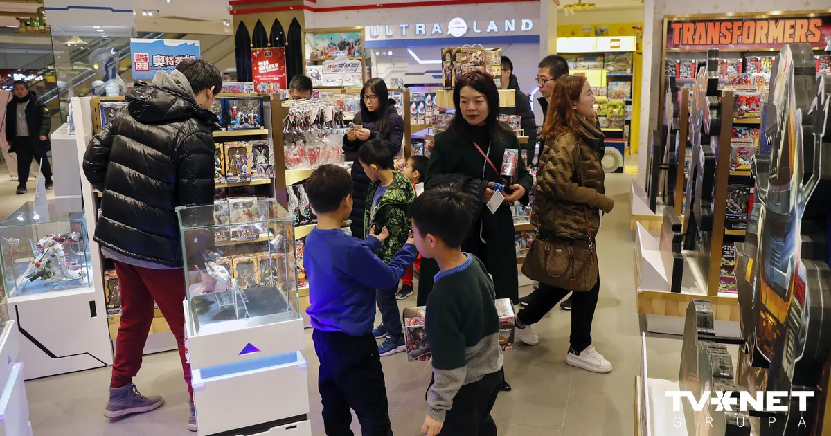 Ķīna vēl uz gadu aptur papildu 24% tarifu ASV precēm