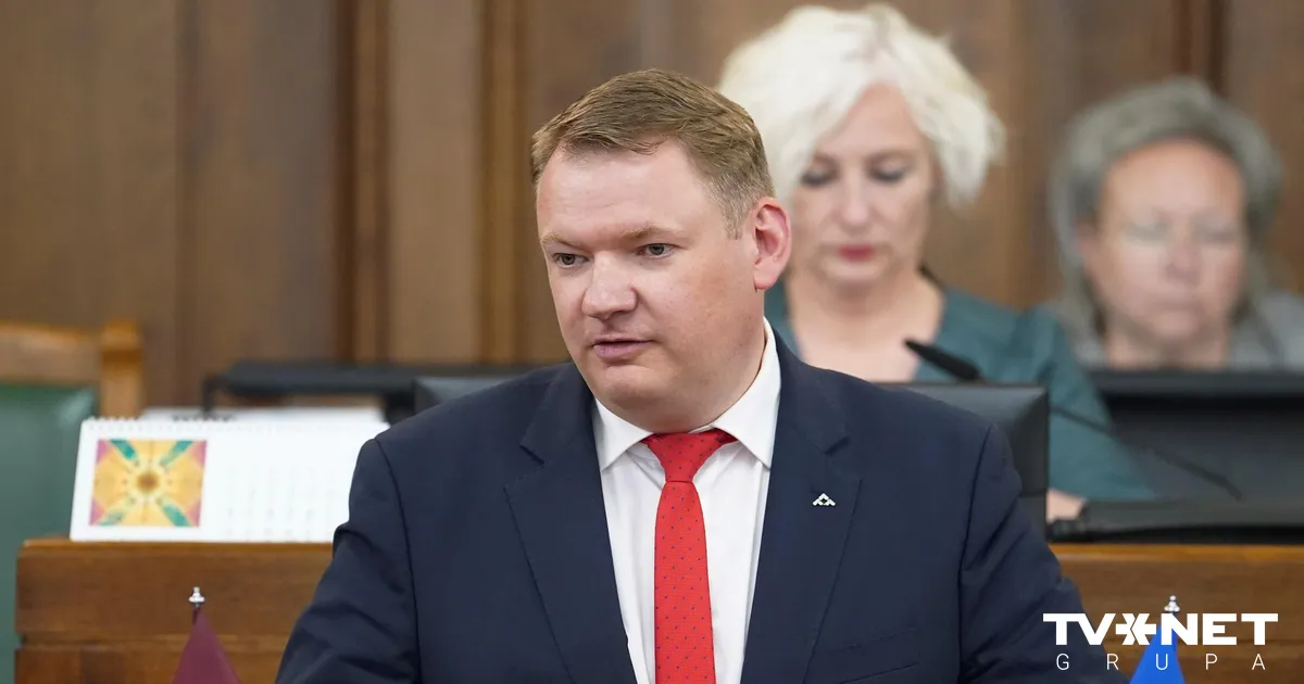 Smiltēns vaino partijas, kas aizstāv Stambulas konvenciju, jautājuma "atvēršanā" Saeimā