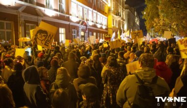 Policija sola stingrus drošības pasākumus protesta laikā. Slēgs satiksmi ielā pie Saeimas