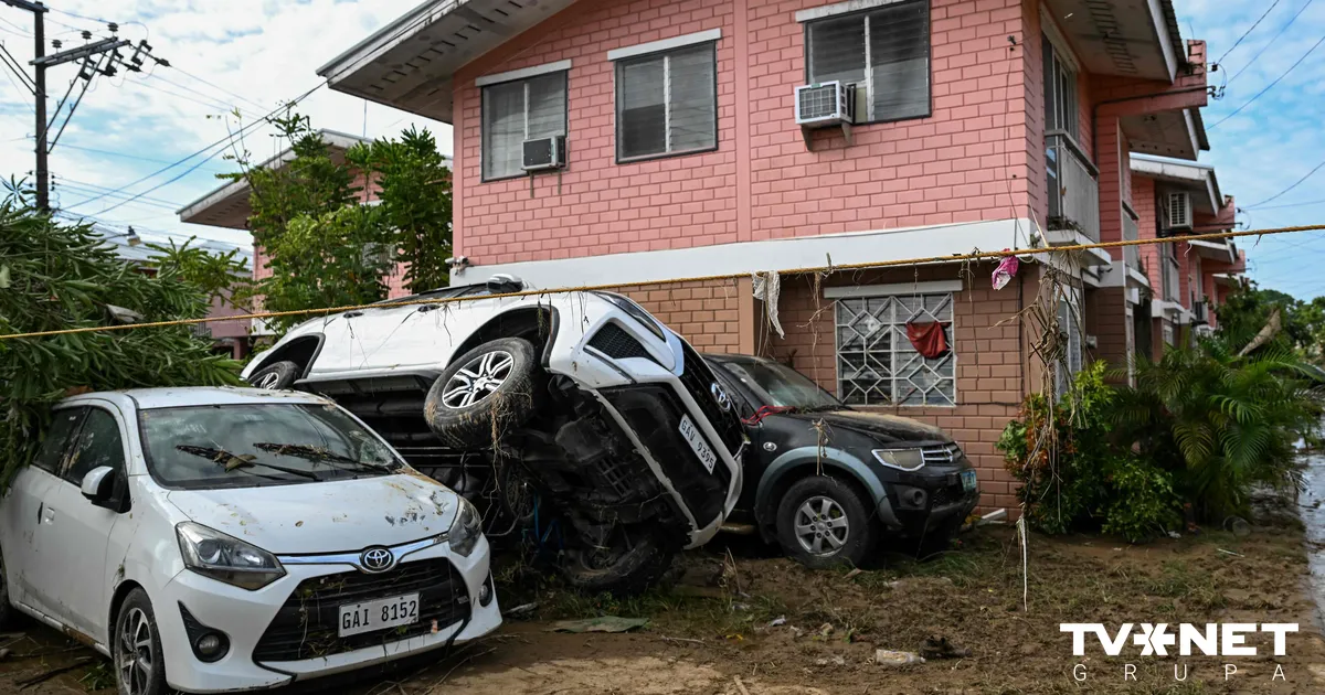 FOTO ⟩ Taifūnā "Kalmaegi" Filipīnās bojā gājuši vismaz 142 cilvēki