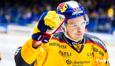 "Jukurit" pagarina līgumu ar talantīgo Latvijas hokejistu Šmitu