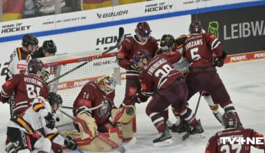 Latvijas hokeja izlase Vācijas kausa izcīņu sāk ar zaudējumu