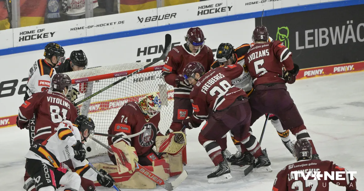 Latvijas hokeja izlase Vācijas kausa izcīņu sāk ar zaudējumu