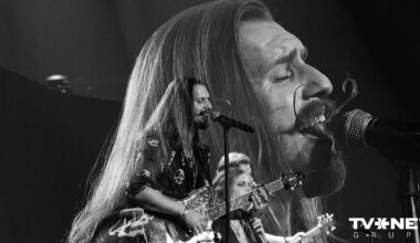 Miks Galvanovskis grandiozi noslēdz darba nedēļu ar veseliem trim notikumiem