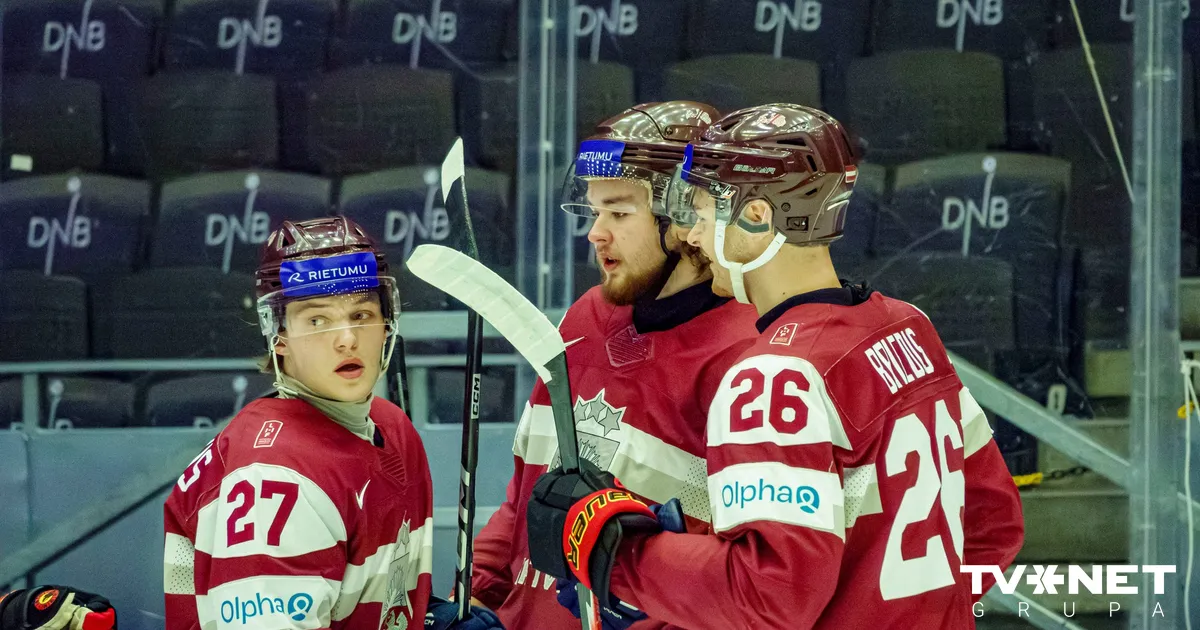 Latvijas U-20 hokeja izlasei graujoša uzvara Četru nāciju turnīrā