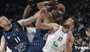 Šmitam liels spēles laiks "Anadolu Efes" zaudējumā otrajā pagarinājumā