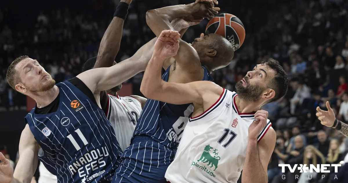 Šmitam liels spēles laiks "Anadolu Efes" zaudējumā otrajā pagarinājumā