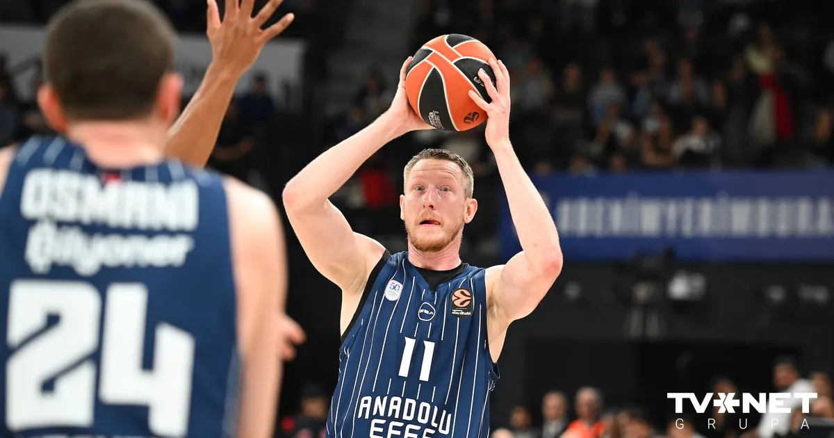 Kurucs un Šmits gūst pa deviņiem punktiem Eirolīgas mačos