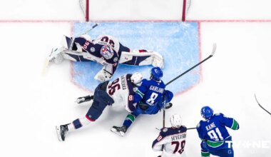 Merzļikins neglābj "Blue Jackets" no zaudējuma, Girgensonam uzvara ar "Lightning"