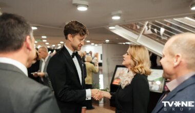 FOTO Ar prominenču klātbūtni grandiozi aizvadīta koncertzāles "Lielais dzintars" 10 gadu jubileja - Sejas.lv