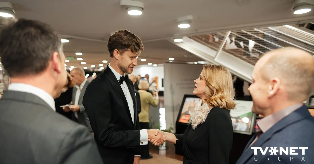 FOTO Ar prominenču klātbūtni grandiozi aizvadīta koncertzāles "Lielais dzintars" 10 gadu jubileja - Sejas.lv