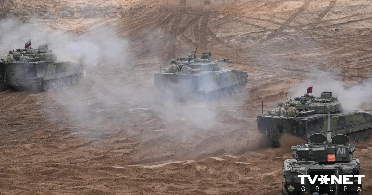 FOTO ⟩ Ādažos noritējis "Resolute Warrior" tanku un smagās artilērijas manevru un kaujas šaušanas vingrinājums