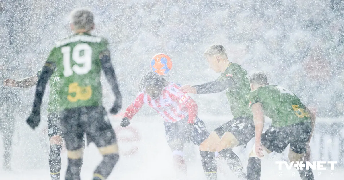 VIDEO ⟩ Reti skati futbolā – Kanādas čempioni noskaidro sniegputeņa vidū
