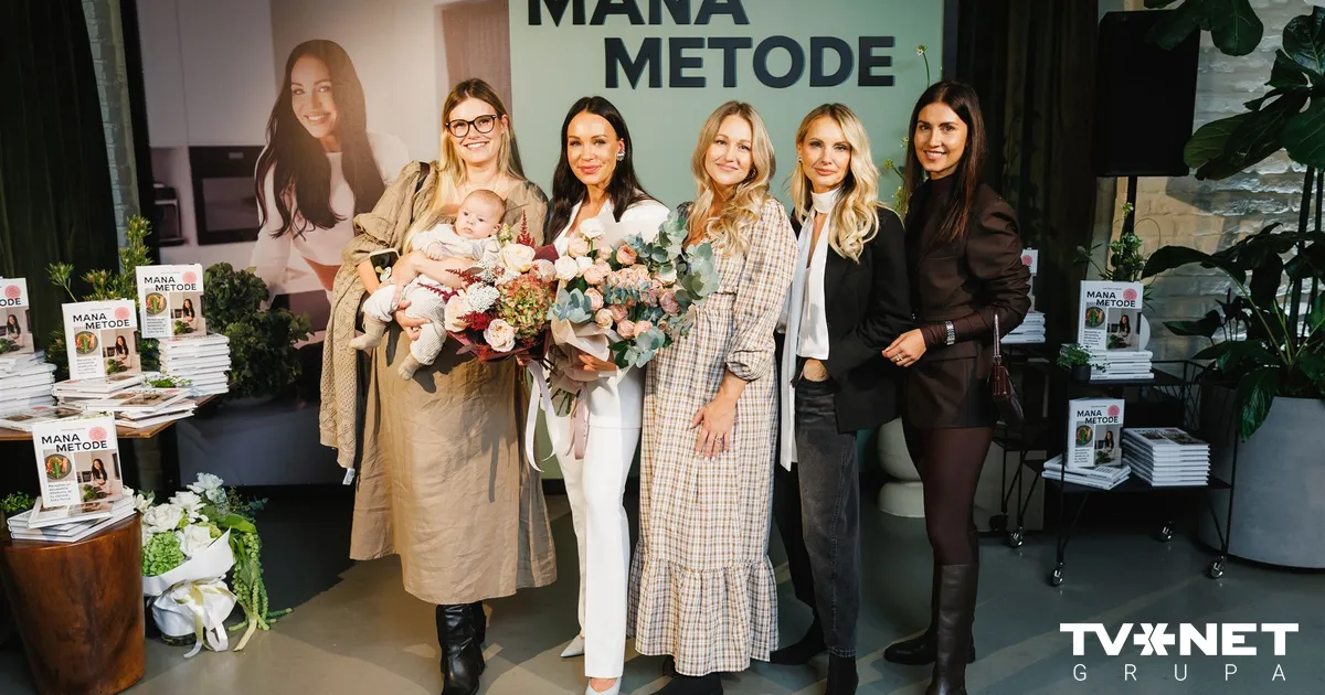 FOTO ⟩ Sabiedrībā zināmas dāmas pulcējas uz Kristiānas Lasmanes grāmatas prezentāciju