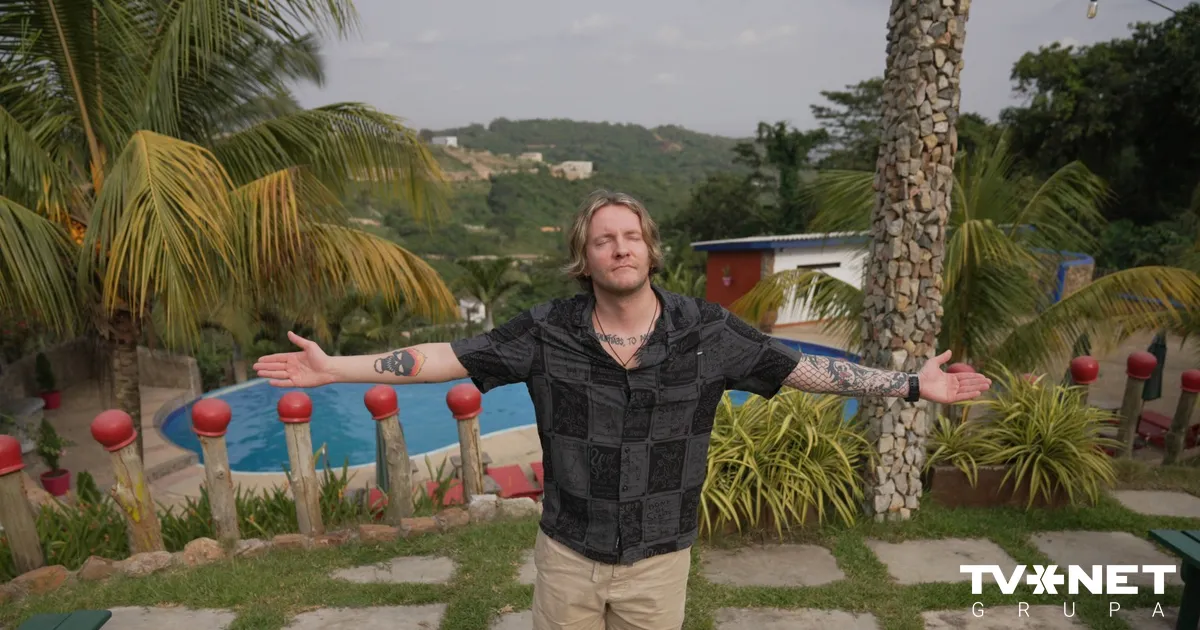 Krivenchy pēta Gambijas "cukurmammu" kultūru