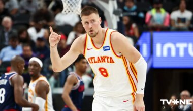 VIDEO ⟩ Porziņģim produktīvs sniegums, "Hawks" uzvar Losandželosā par spīti Hārdena meistarklasei