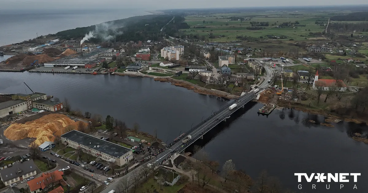 FOTO ⟩ Jaunais Salacas tilts Salacgrīvā atvērts satiksmei