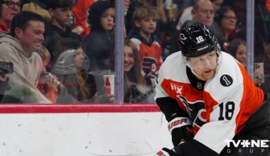 Ābola "Flyers" papildlaikā piekāpjas "Oilers" hokejistiem