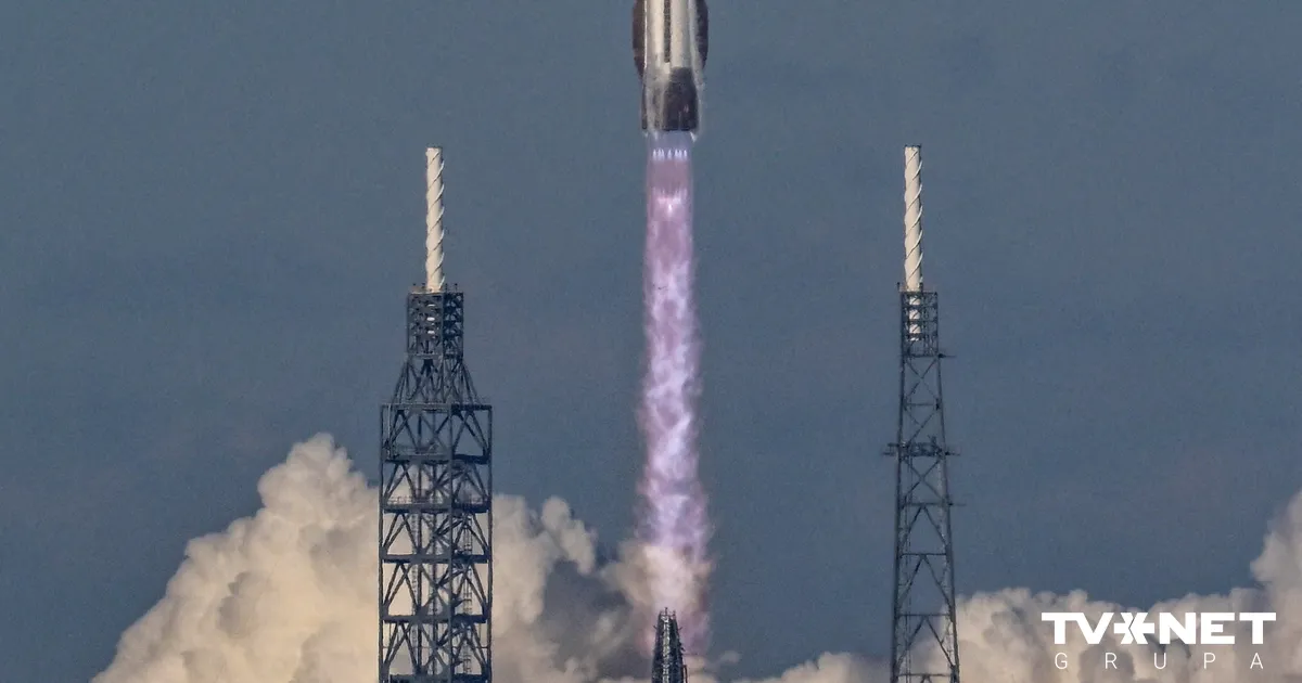 Marsa izpētes misijā palaista "Blue Origin" raķete