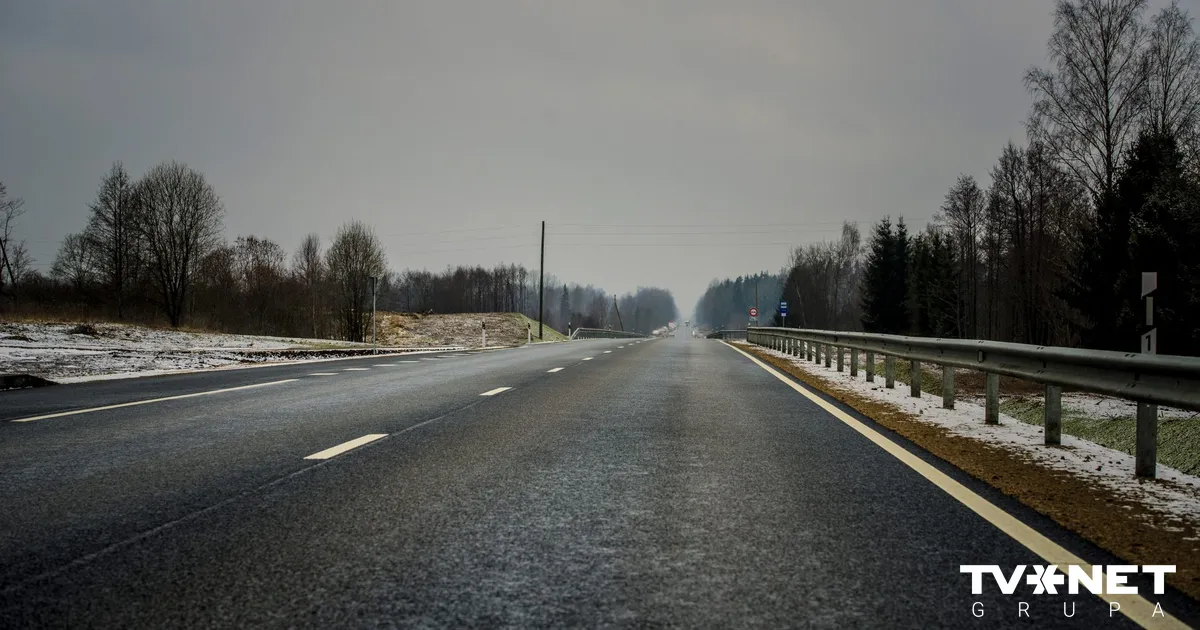 Latvijas austrumu daļā pēcpusdienā uz ceļiem veidosies ļoti stiprs apledojums