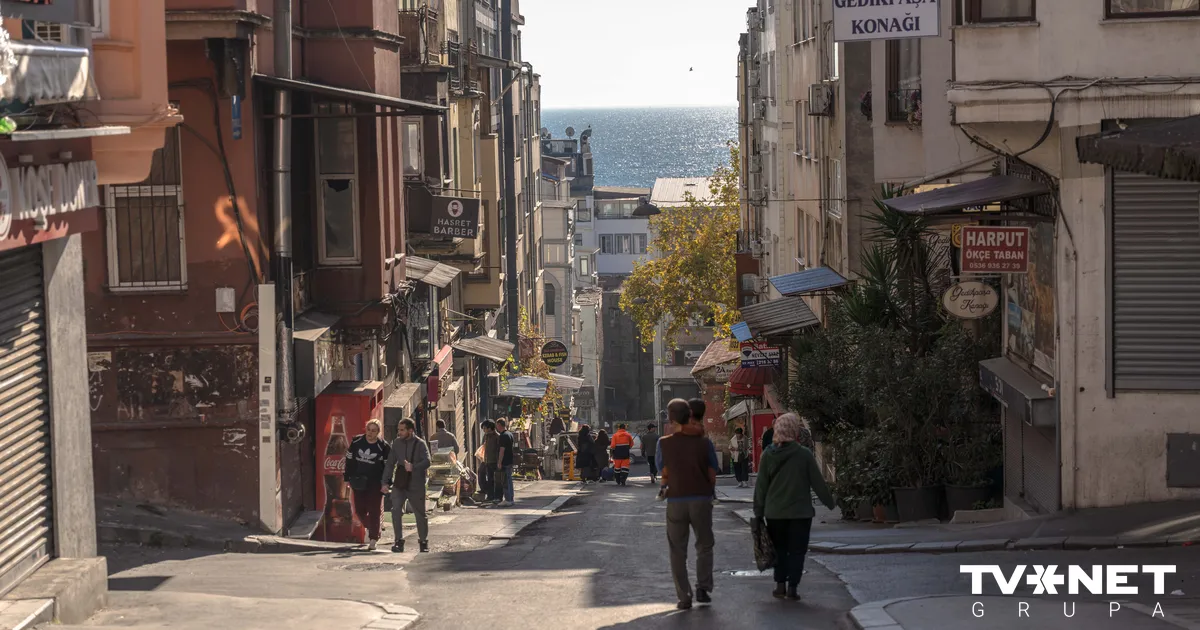 Ģimenes mīklainā nāve Stambulā: dzīvību zaudējis arī tēvs