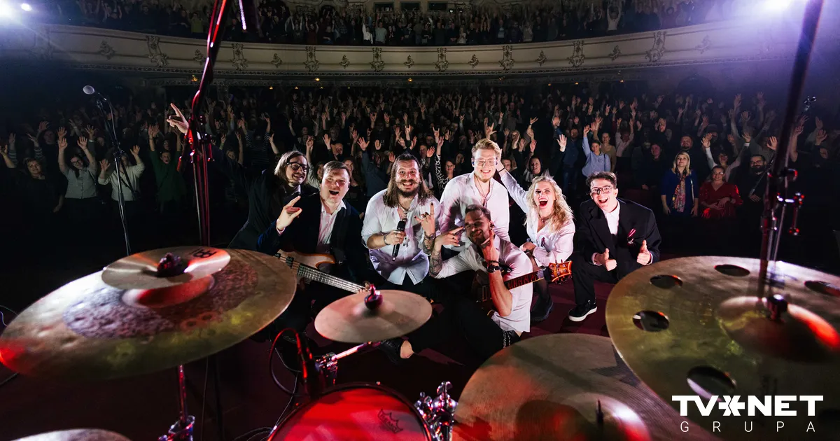 Miks Galvanovskis ar izpārdotām koncertzālēm un patriotisku noskaņu noslēdzis savu koncerttūri