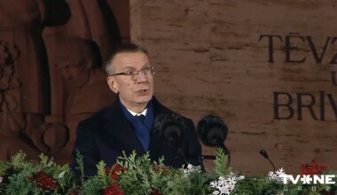 FOTO UN VIDEO ⟩ Prezidents uzrunā pie Brīvības pieminekļa aicina nespēlēties ar savu brīvību