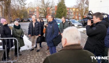 FOTO ⟩ Aizvadīts pikets saistībā ar norisēm Siguldas novada domē