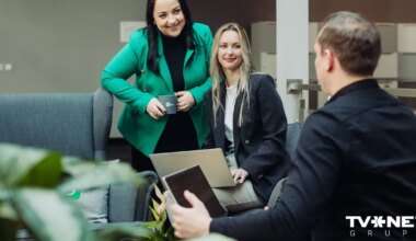 Latvijas uzņēmumi strauji digitalizējas – līderos tirdzniecība, ražošana un izglītība