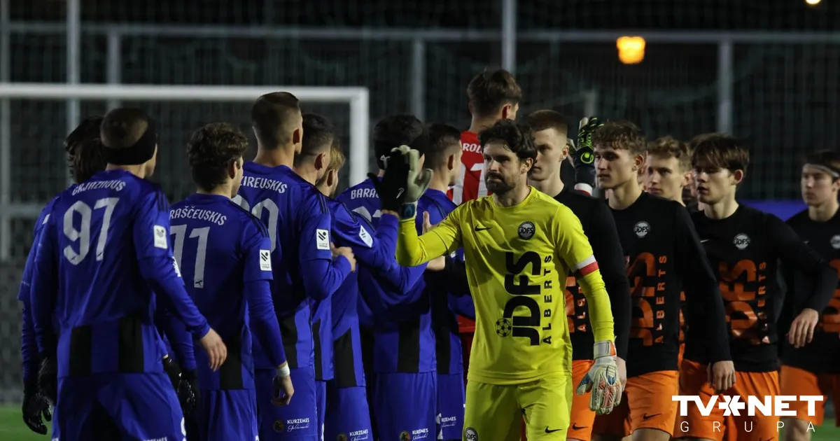 "Grobiņa" un "JDFS Alberts" cīņā par vietu virslīgā pirmajā mačā spēlē neizšķirti