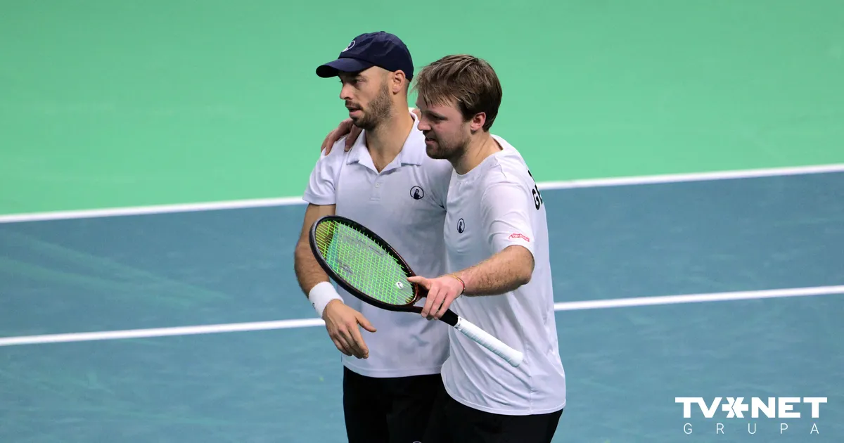 Vācijas tenisisti iekļūst Deivisa kausa pusfinālā