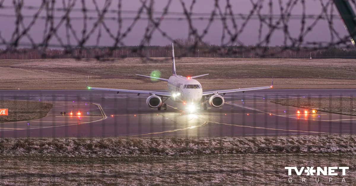 Baltkrievijas balonu dēļ atkal apturēta satiksme Viļņas lidostā