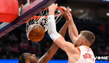 Porziņģa rezultatīvais sniegums neglābj "Hawks" no zaudējuma NBA vājākajai komandai