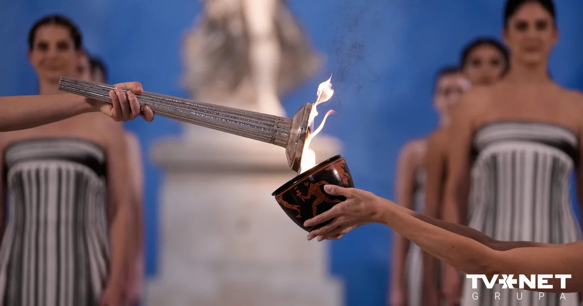 VIDEO ⟩ Svinīgā ceremonijā iedegta Milānas-Kortīnas d'Ampeco olimpisko spēļu uguns