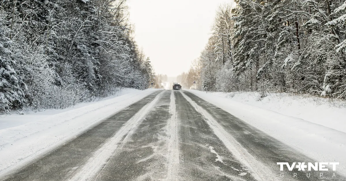 Šorīt daudzviet Latvijā autoceļi ir sniegoti un apledo - TVNET