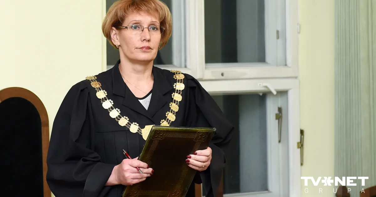 Tiesnesi Siliņeviču apsūdz par krāpniecību - TVNET