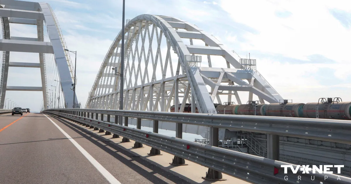 Krievijas tiesa astoņiem cilvēkiem piespriež mūža ieslodzījumu par Krimas tilta spridzināšanu