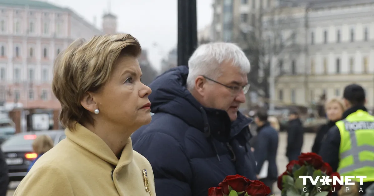 VIDEO ⟩ Zelenskis Bražei pasniedzis Ukrainas valsts apgalvojumu