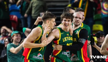 VIDEO ⟩ Lietuvas basketbolisti fantastiski atspēlējas un izcīna uzvaru PK kvalifikācijā